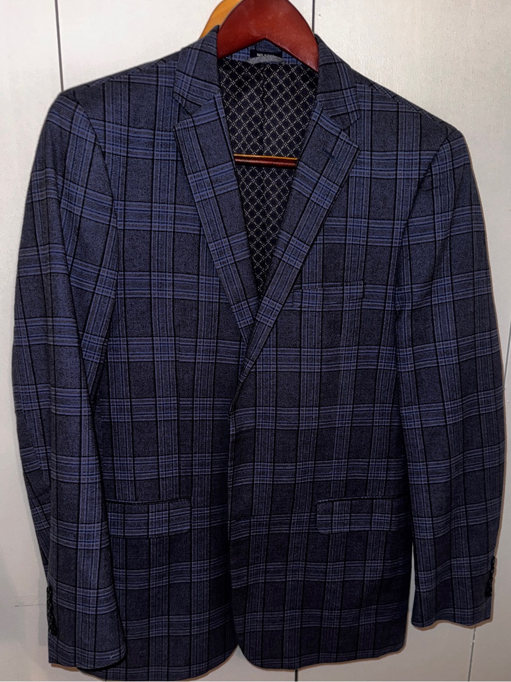 crown & ivy Blue and navy Plaid Sport Coat 40 Long